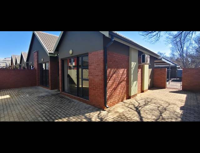 2 BEDROOM PROPERTY TO RENT IN DIE BULT